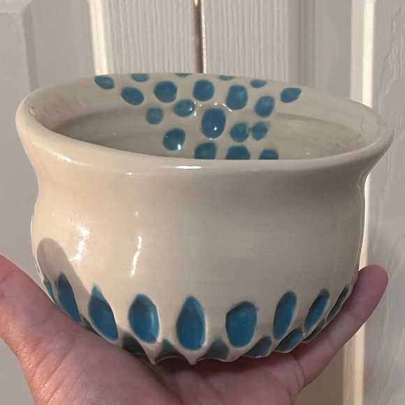 Handmade Pottery Bowl and Hand Knit Potholder - Picture 5 of 6